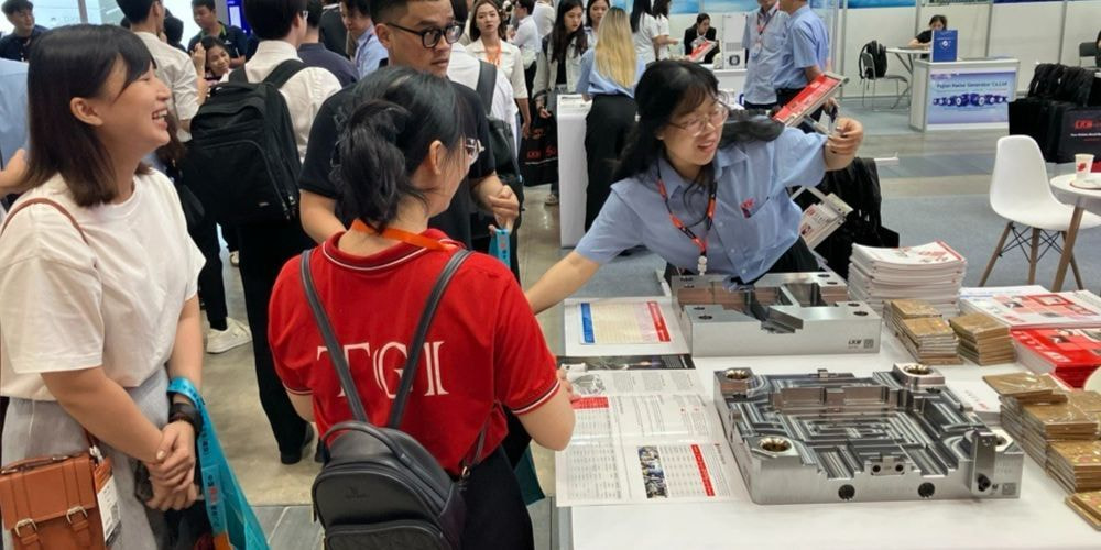 LKMのモールドベース